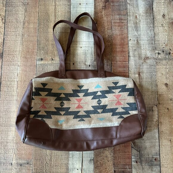 Vintage Style Southwestern Weekend Tote Bag With Brown Faux Leather & Aztec Prin - Picture 1 of 8